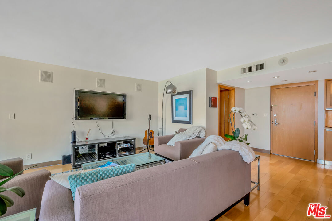 201 Ocean Ave Unit: 1505B