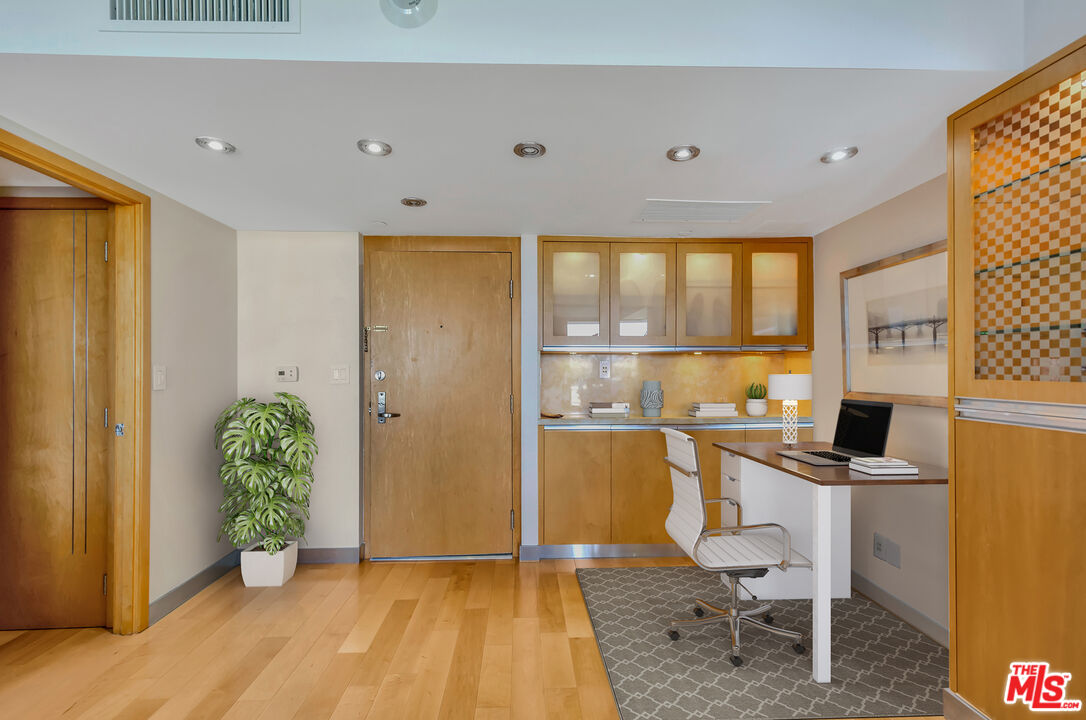 201 Ocean Ave Unit: 1505B