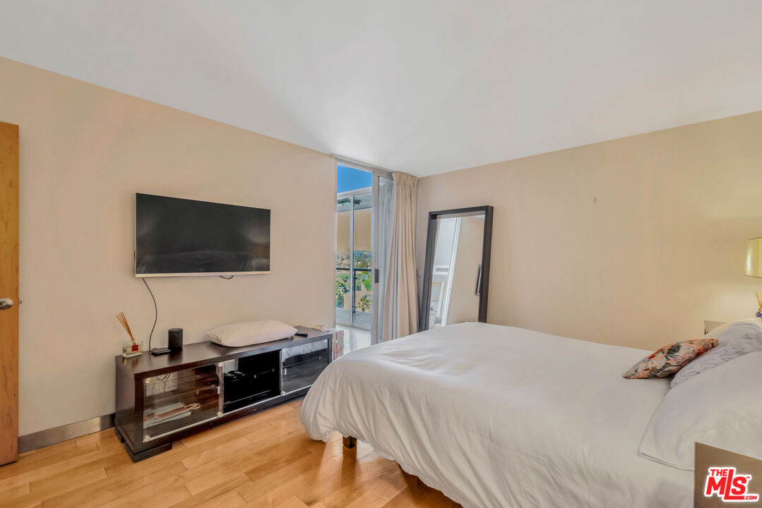 201 Ocean Ave Unit: 1505B