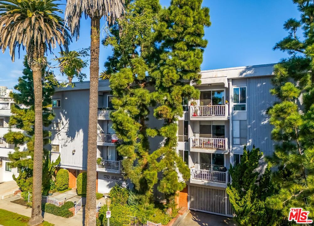 1710 Malcolm Ave Unit: 303