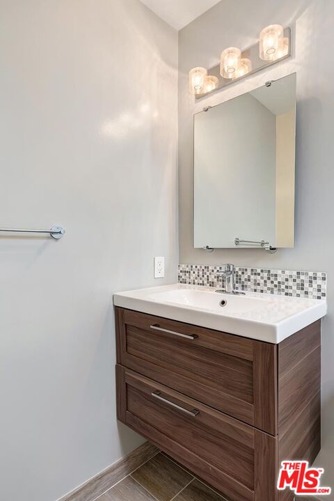 1710 Malcolm Ave Unit: 303