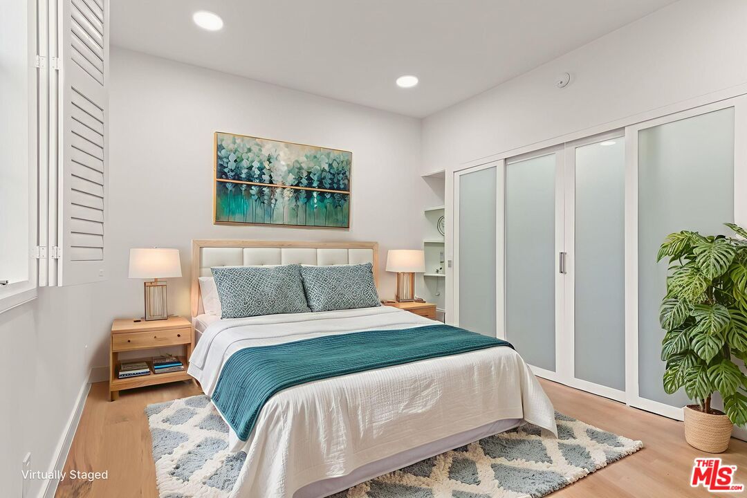 4338 Redwood Ave Unit: B208