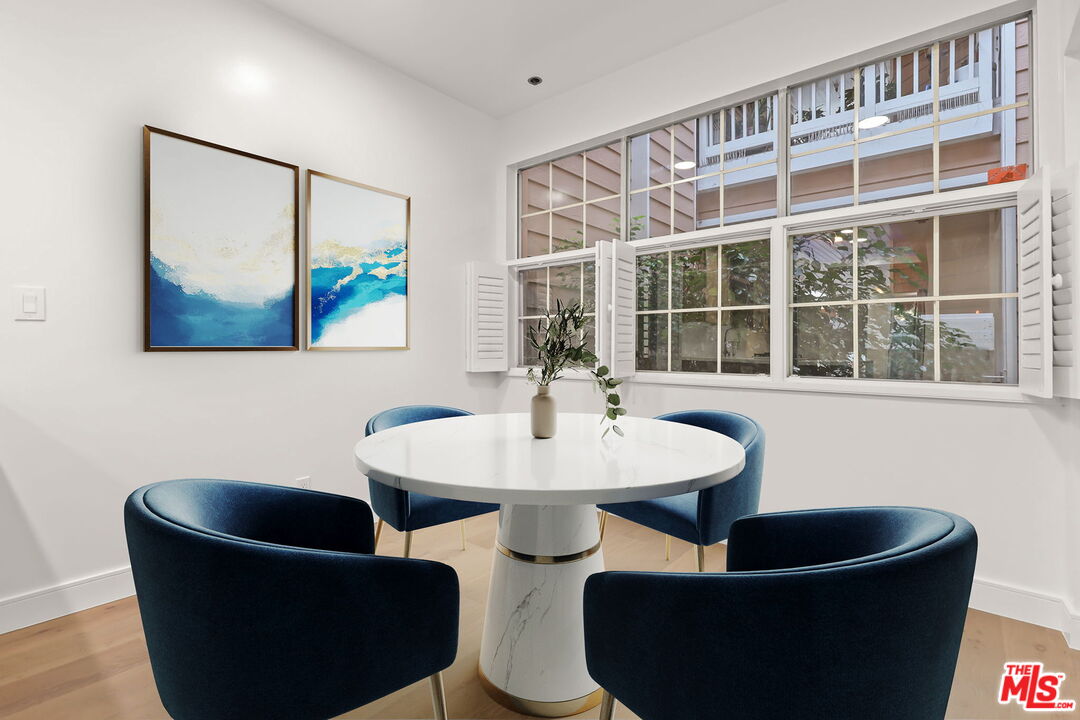 4338 Redwood Ave Unit: B208