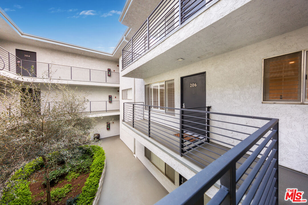610 N Orlando AVE Unit: 206