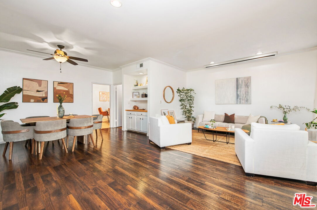 5139 Balboa Blvd Unit: 9