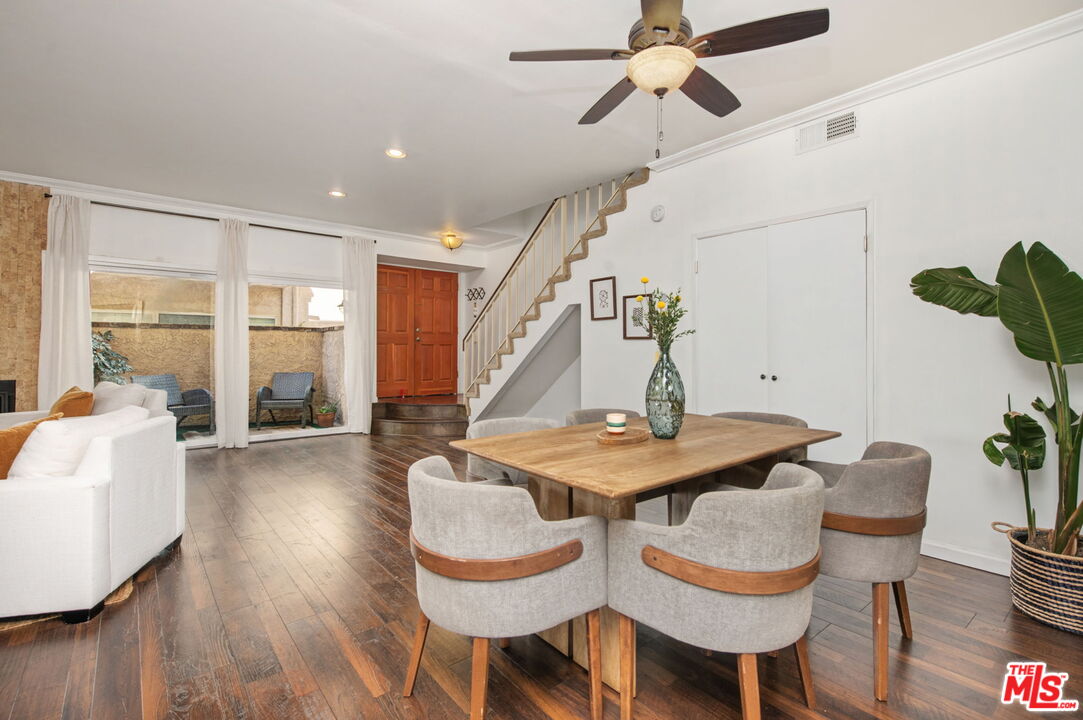 5139 Balboa Blvd Unit: 9