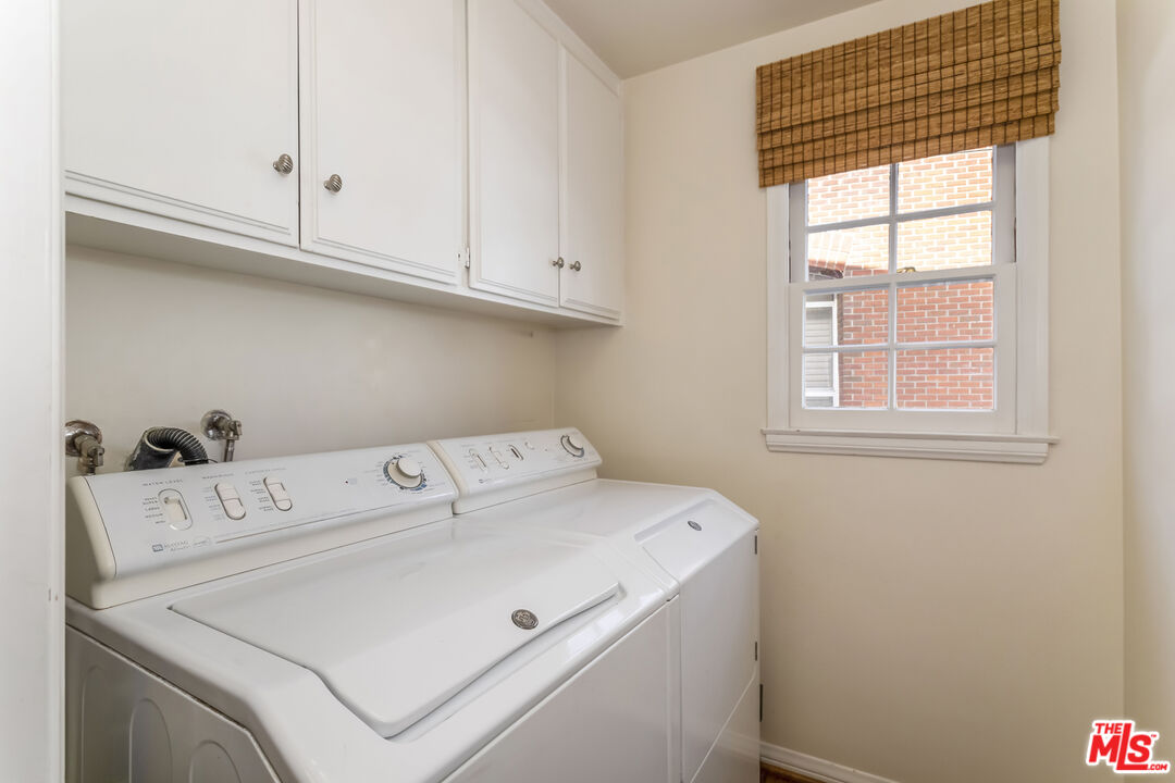 420 S Barrington Ave Unit: PH302