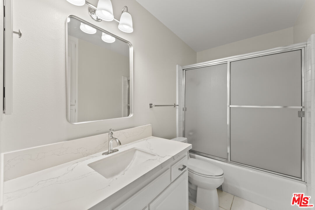 4338 Redwood Ave Unit: B315