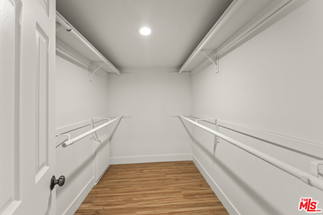 4338 Redwood Ave Unit: B315