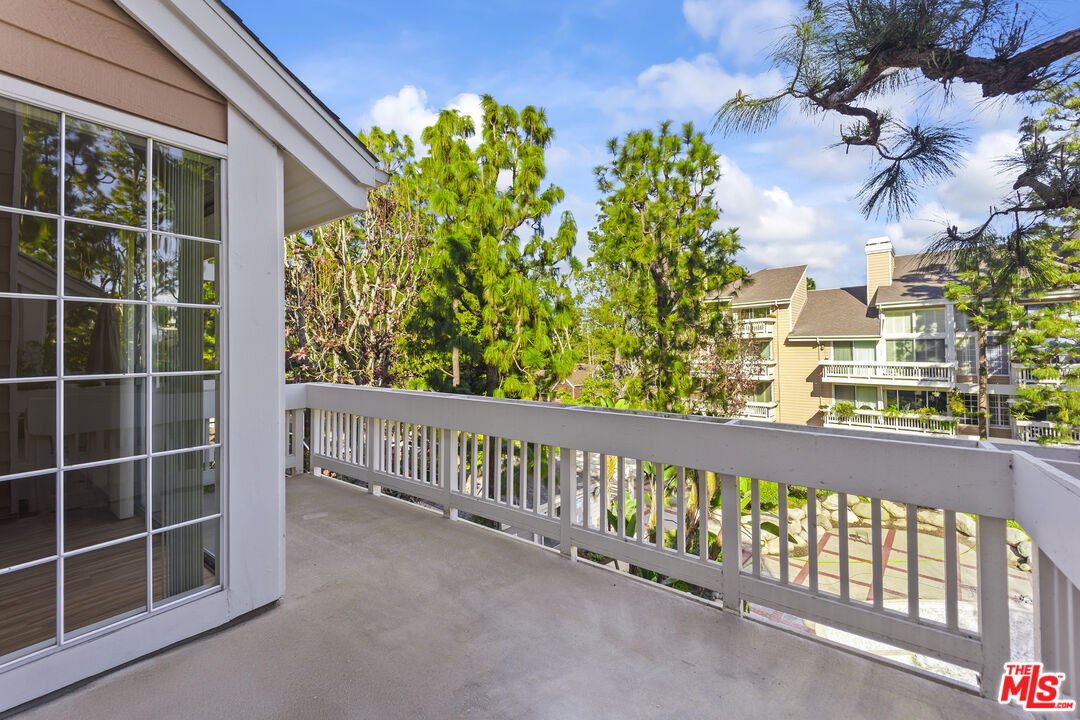 4338 Redwood Ave Unit: B315