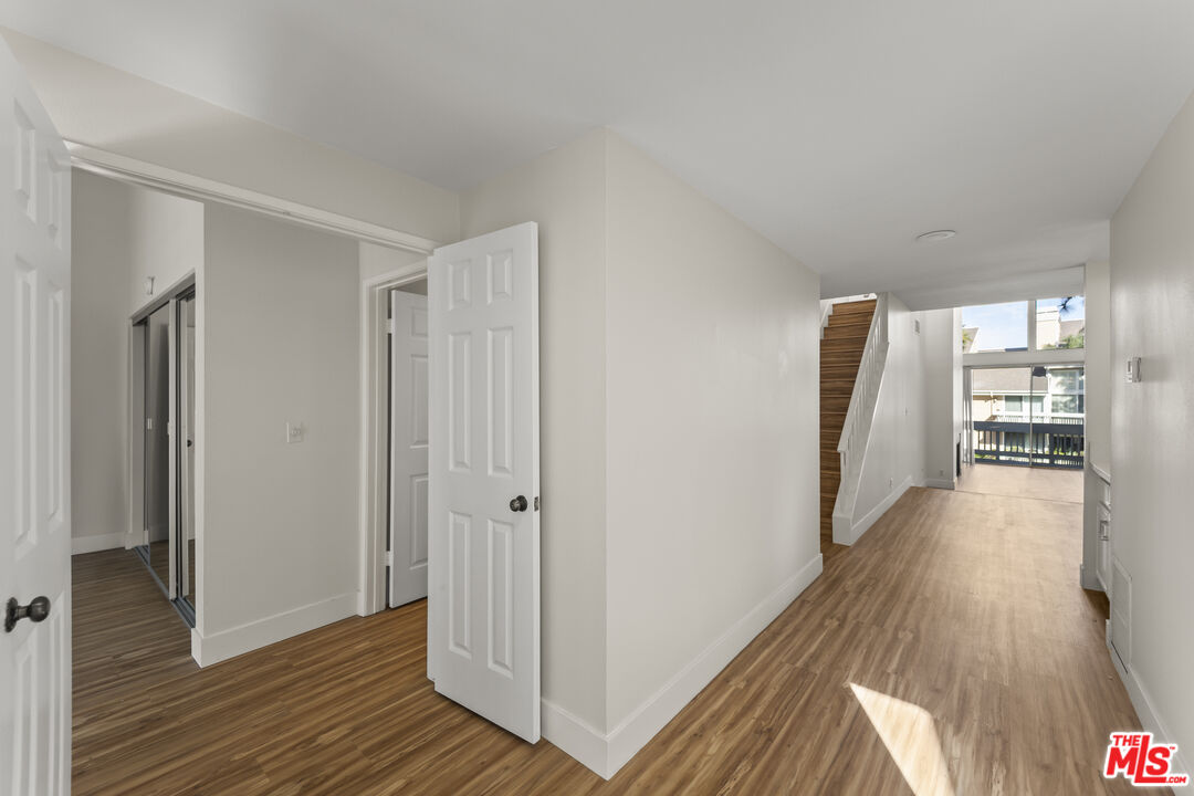 4338 Redwood Ave Unit: B315