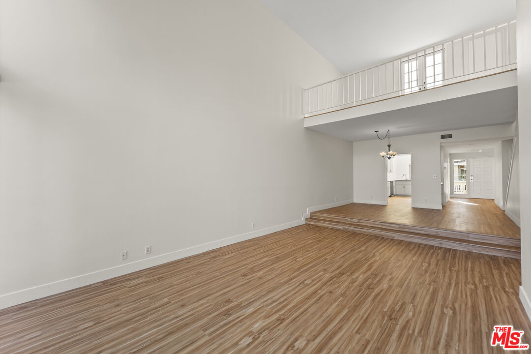 4338 Redwood Ave Unit: B315