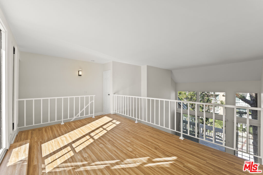 4338 Redwood Ave Unit: B315