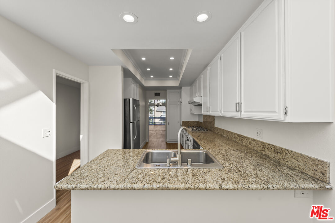 4338 Redwood Ave Unit: B315