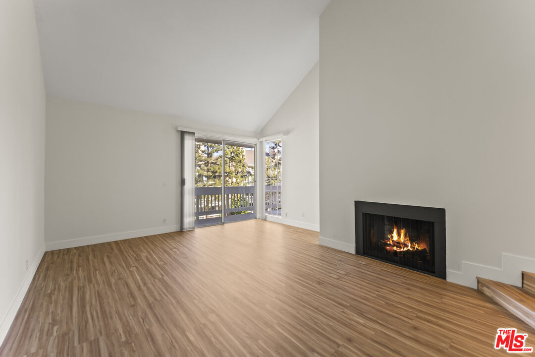 4338 Redwood Ave Unit: B315