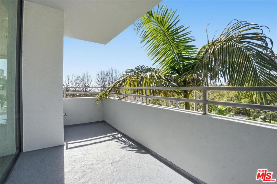 15480 Antioch St Unit: 102