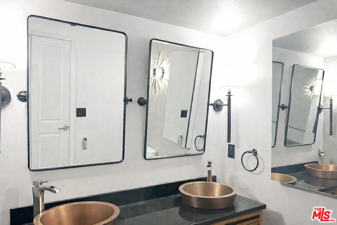 17366 W Sunset Blvd Unit: 105