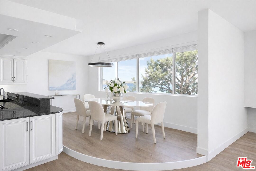 17366 W Sunset Blvd Unit: 105