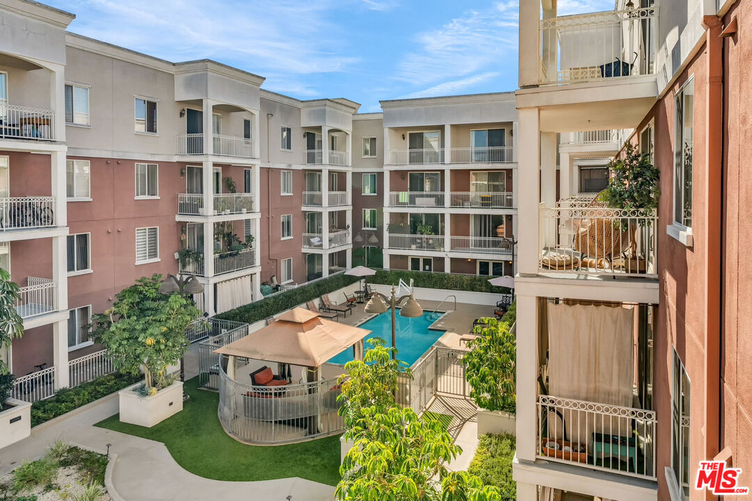 3740 Santa Rosalia Dr Unit: 302