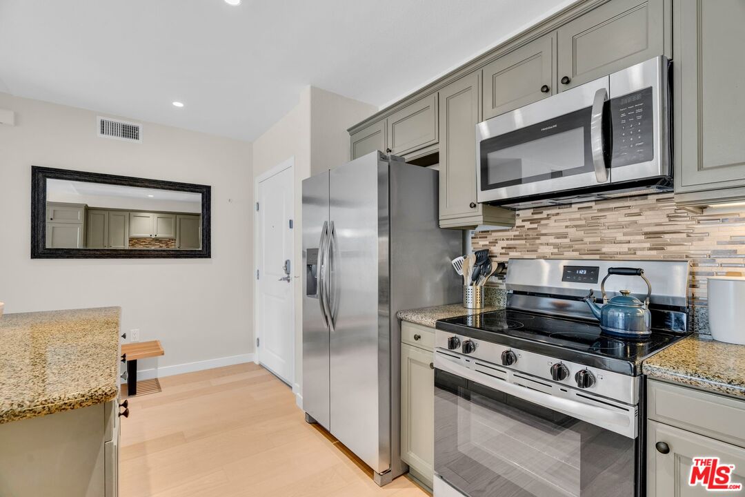 3740 Santa Rosalia Dr Unit: 302