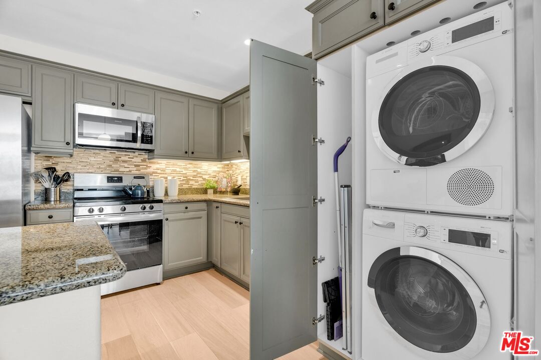 3740 Santa Rosalia Dr Unit: 302