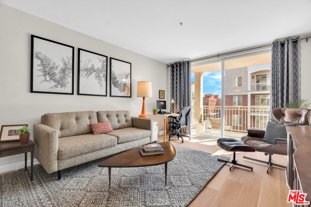 3740 Santa Rosalia Dr Unit: 302