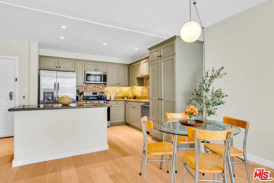 3740 Santa Rosalia Dr Unit: 302