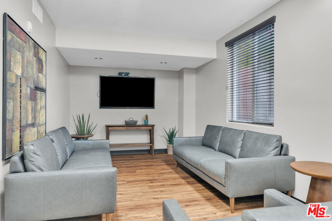 3740 Santa Rosalia Dr Unit: 302