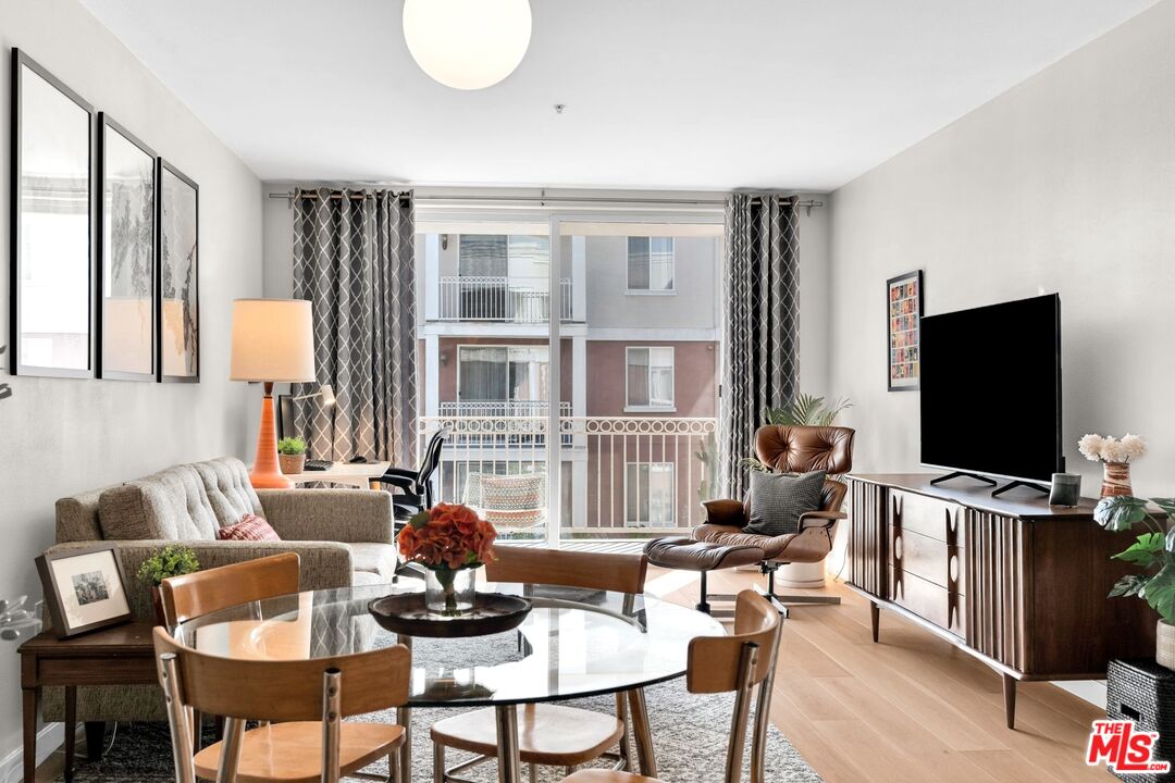 3740 Santa Rosalia Dr Unit: 302