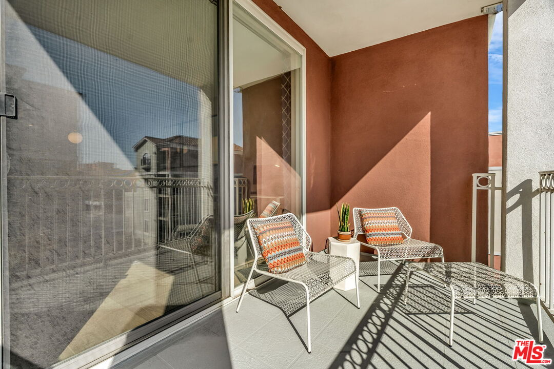 3740 Santa Rosalia Dr Unit: 302