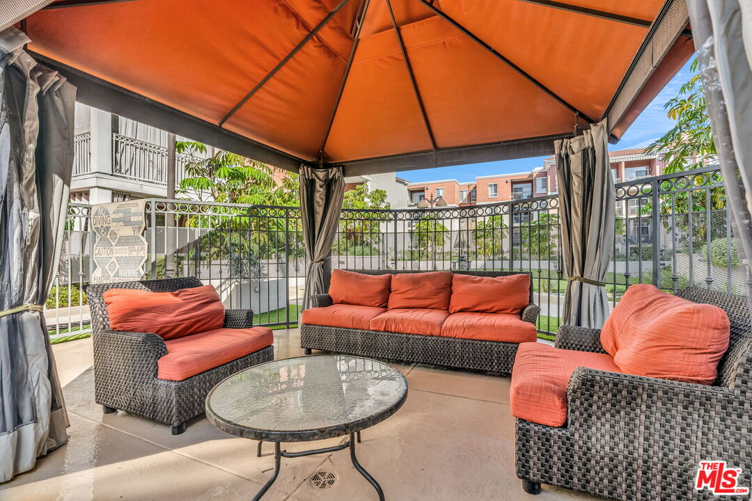 3740 Santa Rosalia Dr Unit: 302