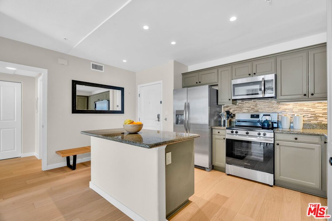 3740 Santa Rosalia Dr Unit: 302