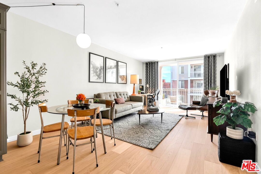 3740 Santa Rosalia Dr Unit: 302