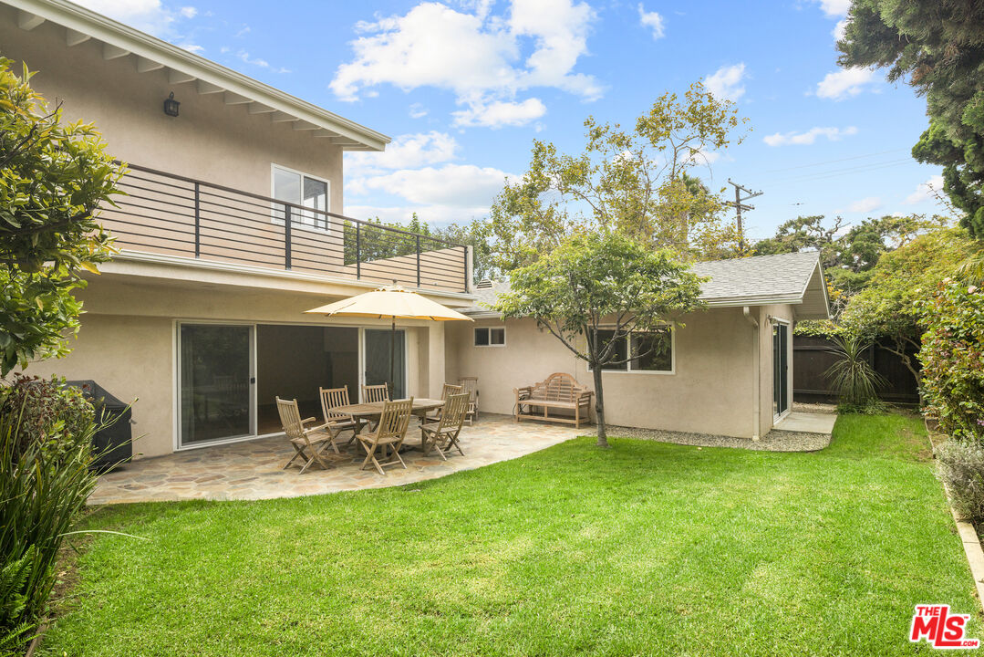 907 Las Pulgas Rd