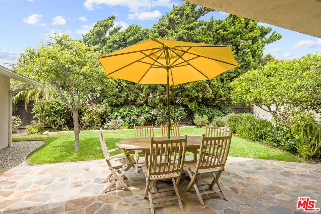 907 Las Pulgas Rd