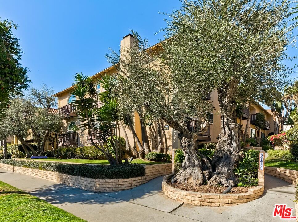 8155 Manitoba St Unit: 12