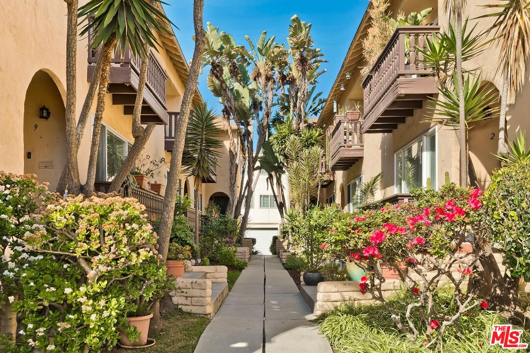 8155 Manitoba St Unit: 12