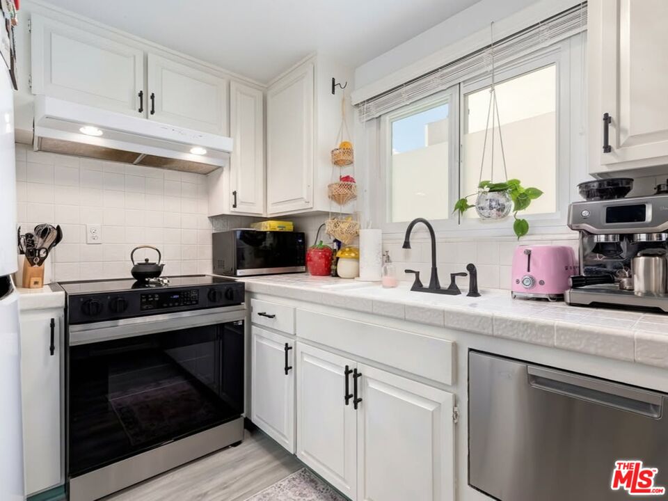 8155 Manitoba St Unit: 12