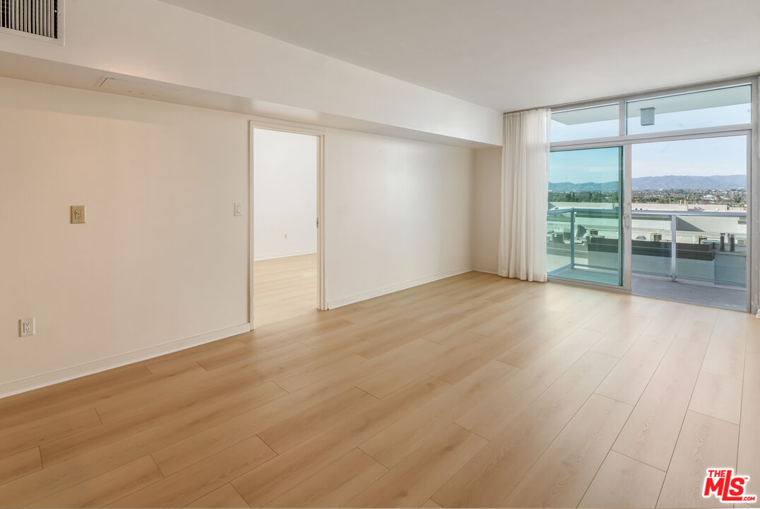 13700 MARINA POINTE DR Unit: 721