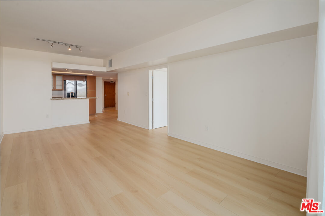 13700 MARINA POINTE DR Unit: 721