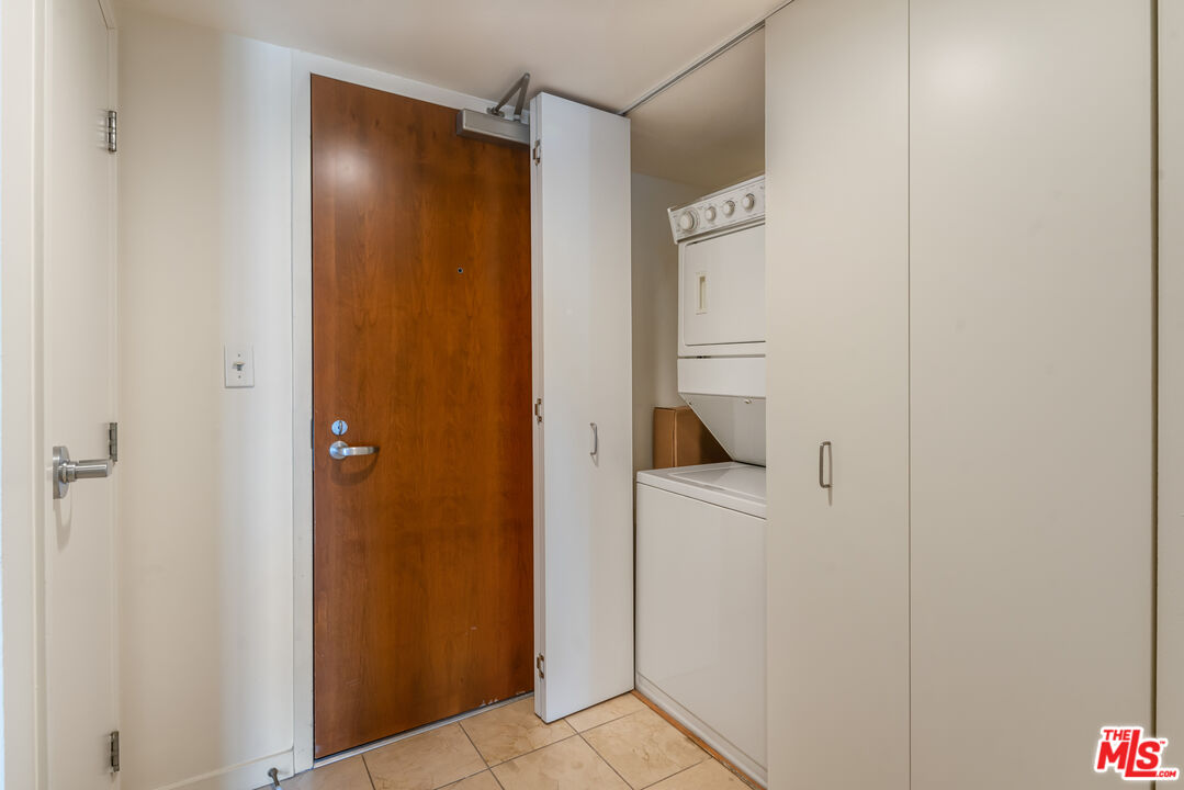 13700 MARINA POINTE DR Unit: 721