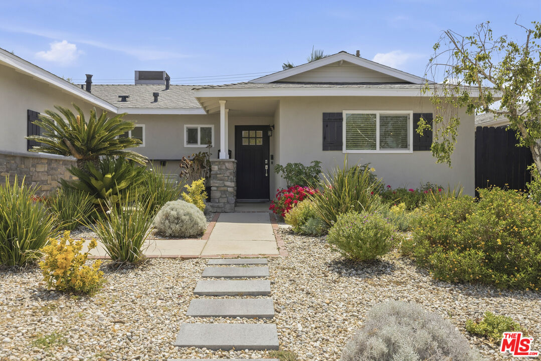 10430 Owensmouth Ave