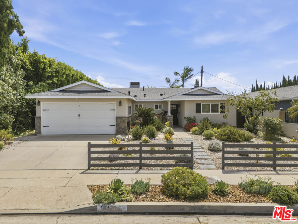 10430 Owensmouth Ave