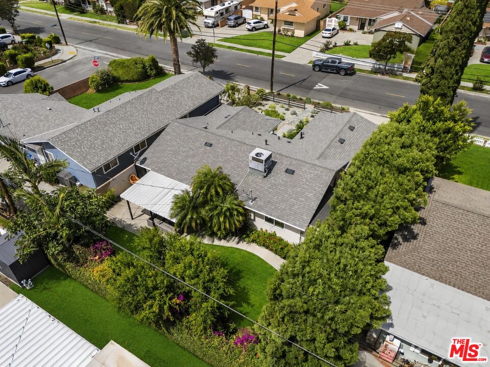 10430 Owensmouth Ave