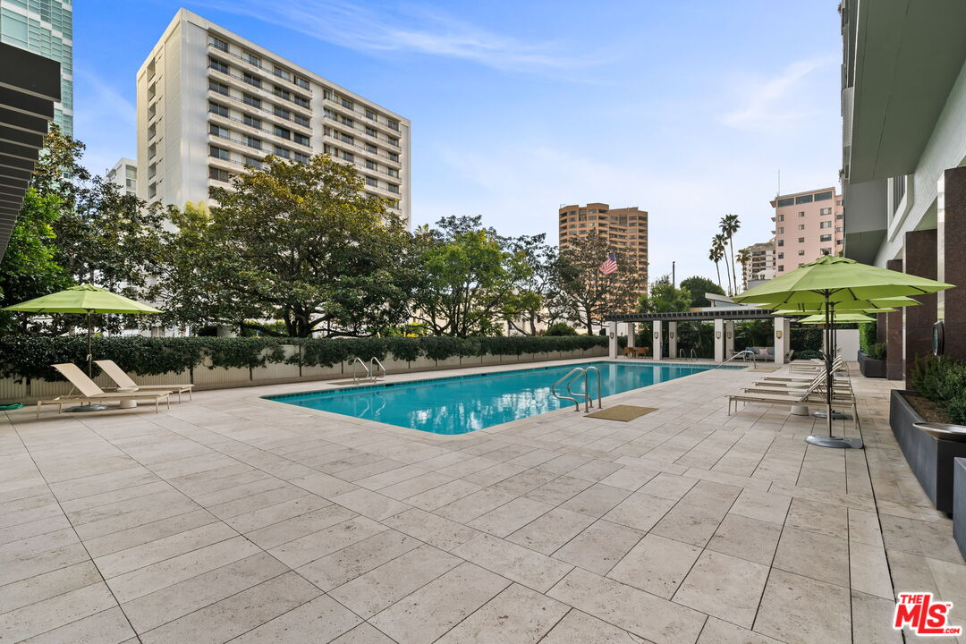10375 Wilshire Blvd Unit: 9HK