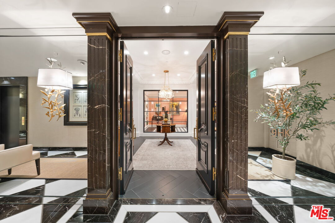 10375 Wilshire Blvd Unit: 9HK