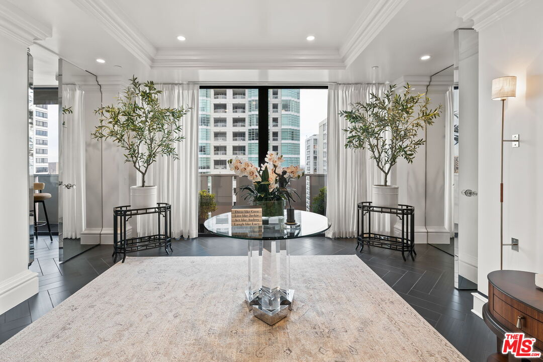 10375 Wilshire Blvd Unit: 9HK