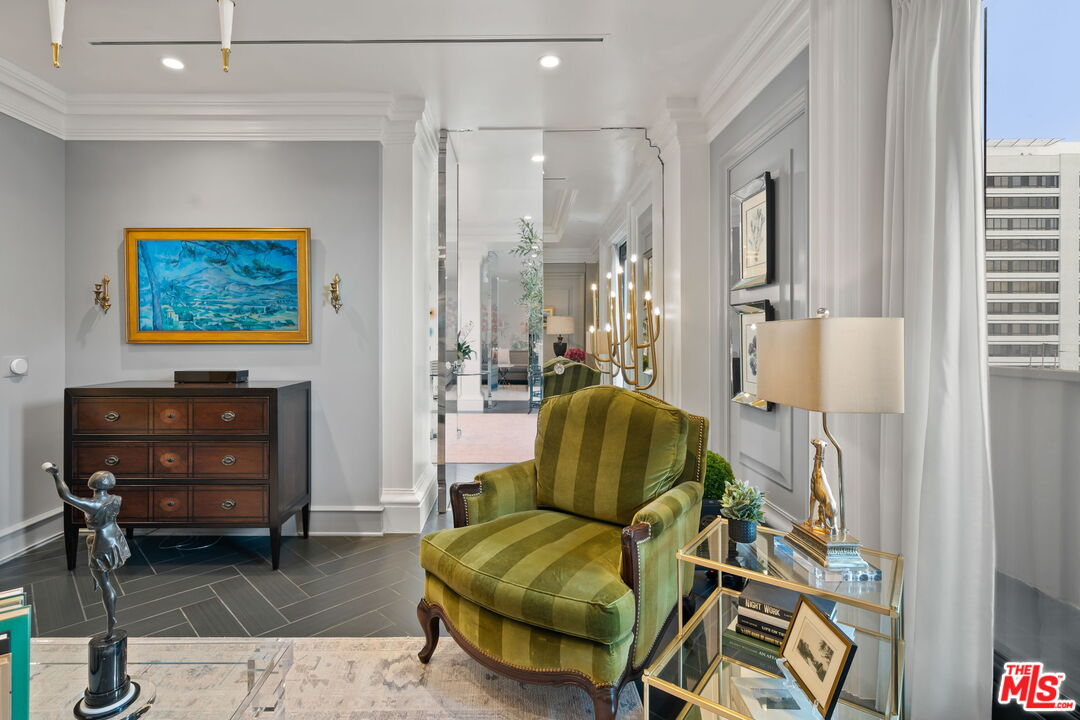 10375 Wilshire Blvd Unit: 9HK