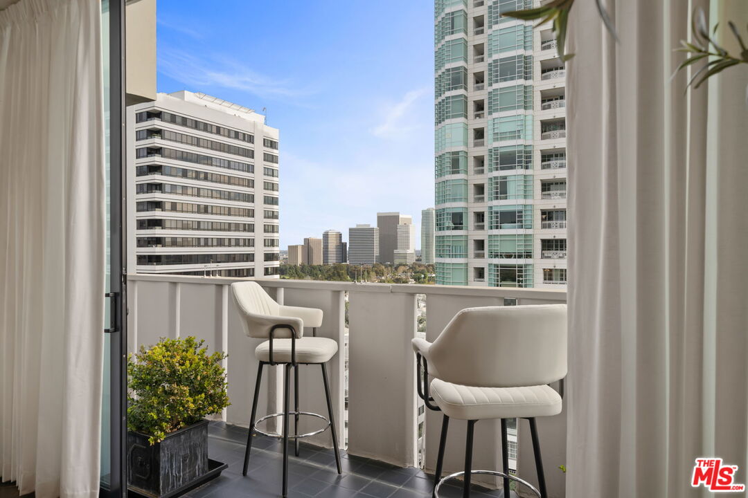 10375 Wilshire Blvd Unit: 9HK