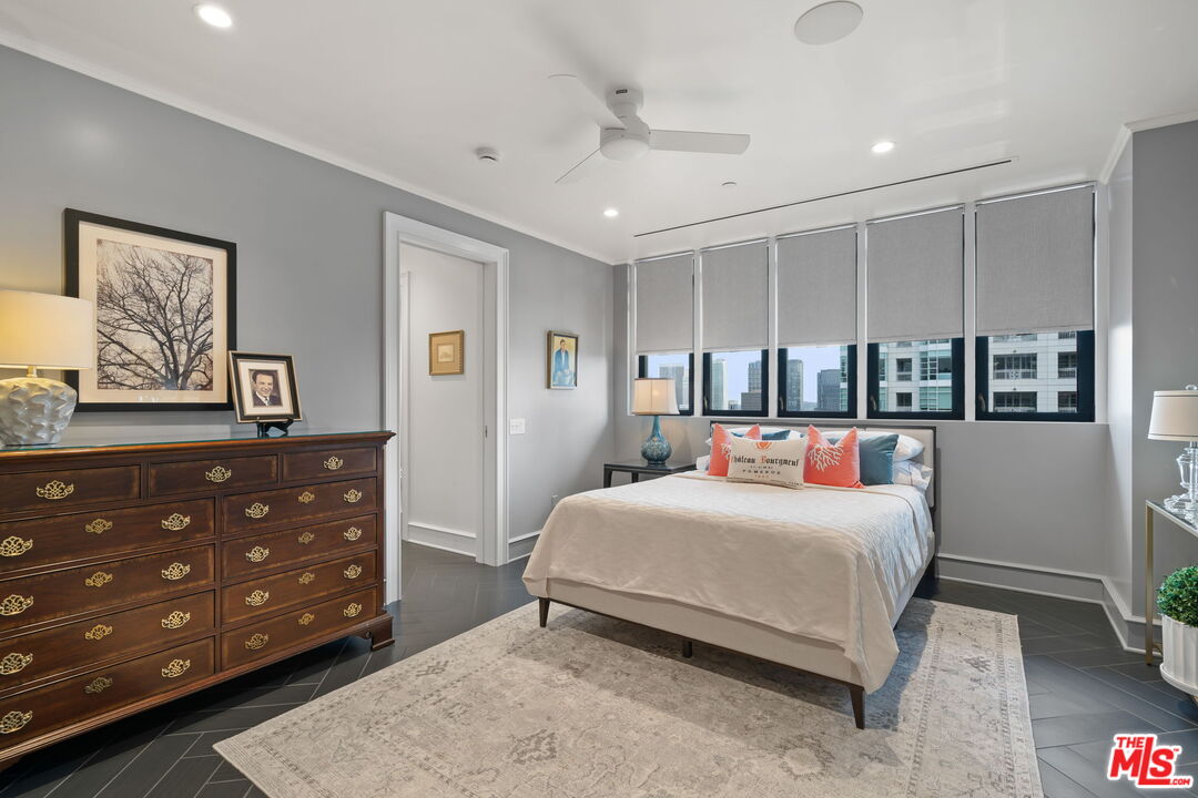 10375 Wilshire Blvd Unit: 9HK